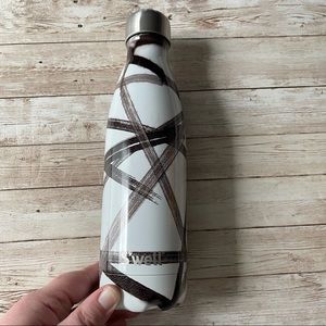 PREOWNED SWELL BOTTLE 17 OZ WHITE BLACK DESIGN